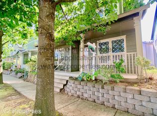 22014 NE Chinook Way APT B, Fairview, OR 97024