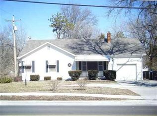 3206 SW 10th Ave, Topeka, KS 66604