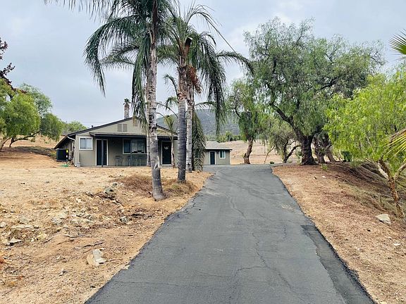 4th image of 3823 Robinhood Ln #B