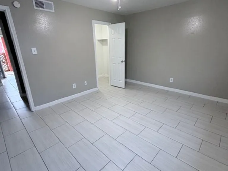 Stoneriver Apartments — Photo 14