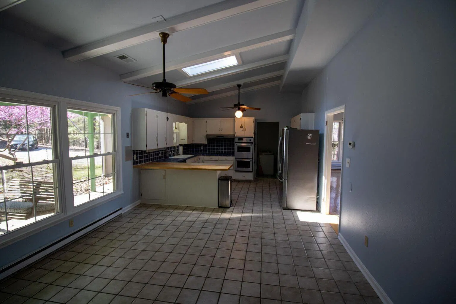 3 bed, 3.0 bath, 2710 sqft, $2,750 — Photo 3