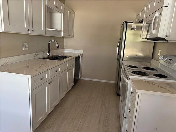 4th image of 3908 41st St W