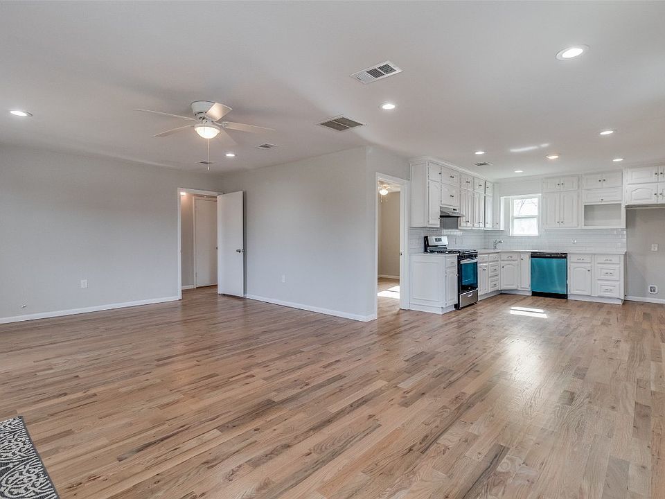 305 W Thomas St, Leonard, TX 75452 | Zillow