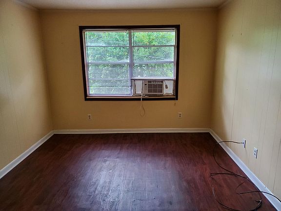 3rd image of 456 S Maple St