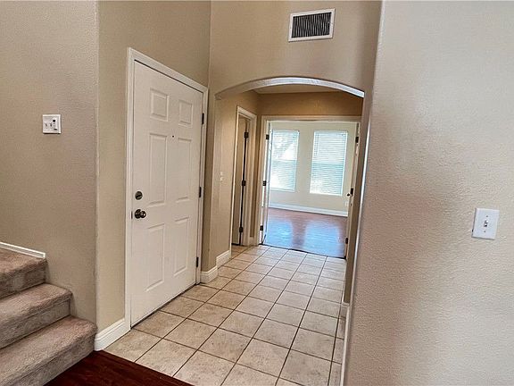 3rd image of 4764 Portola Vista Ave