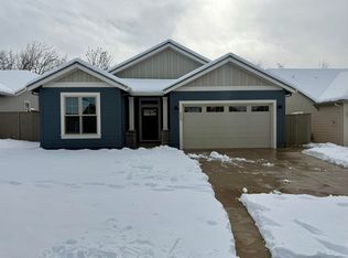 3932 Colorado Dr, Medford, OR 97504