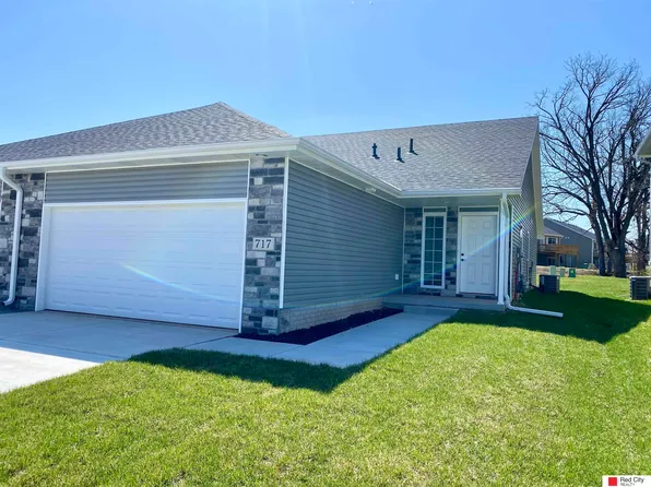 717 Quiver Ln, Lincoln, NE 68512