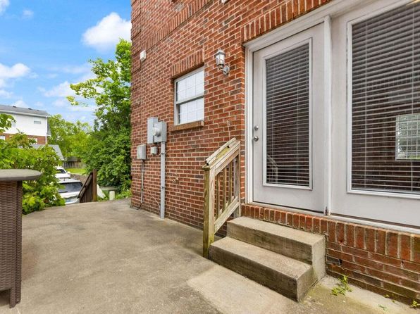 lexington-kentucky-446956486 picture