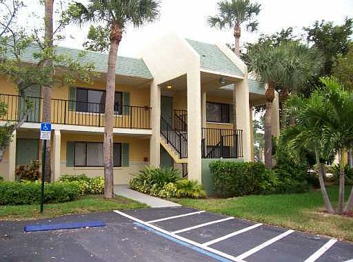 5th image of 816 Meadows Circle #816