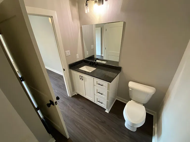 606 SW 3rd St #2 — Photo 16