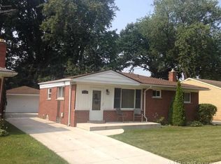 21600 Bon Brae St, Saint Clair Shores, MI 48081