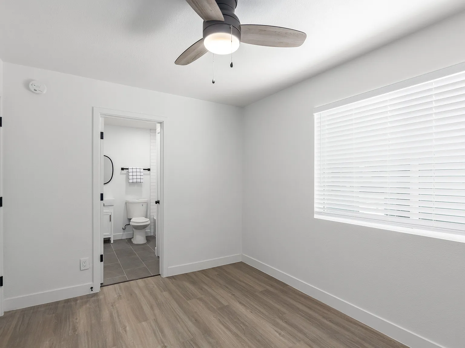 Broadway Apartments — Photo 4
