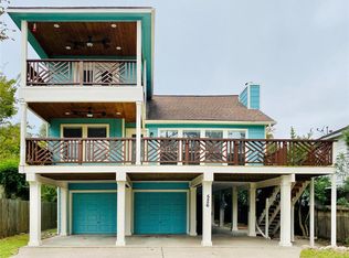 526 E Shore Dr, Clear Lake Shores, TX 77565