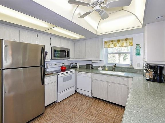4th image of 1250 N Portofino Dr #M301