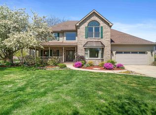 1103 Boxwood Dr, Munster, IN 46321