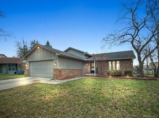 2864 Majestic Ct, Troy, MI 48083