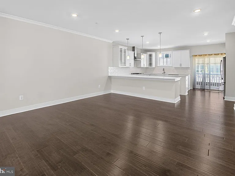404 Sagan Pl — Photo 13