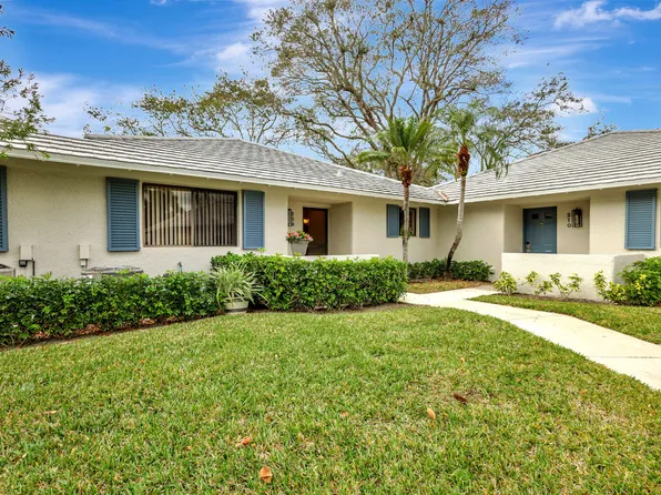 209 Club Drive, Palm Beach Gardens, FL 33418