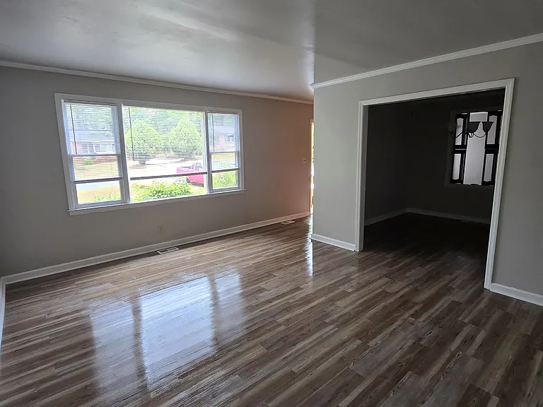 2367 Danbury Dr — Photo 15