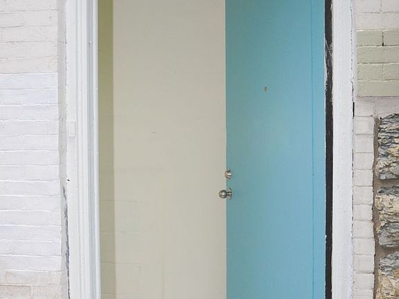 3rd image of 2550 Pillsbury Ave S APT 1