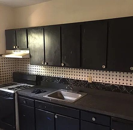 4th image of 6431 Grays Ave
