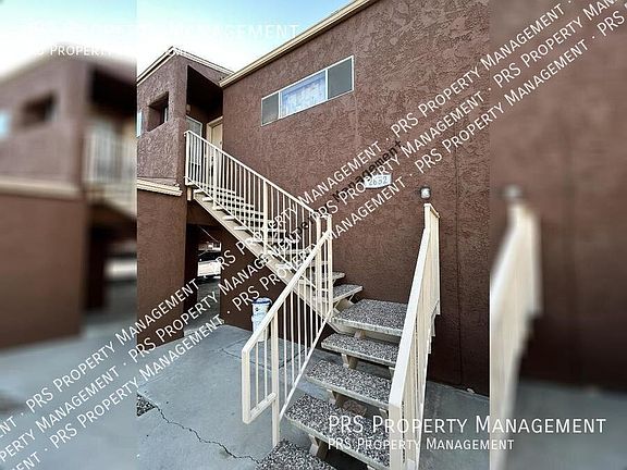 2nd image of 2652 E Oakleaf Dr