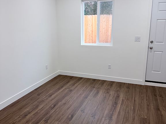3rd image of 4511 Vista St #Adu