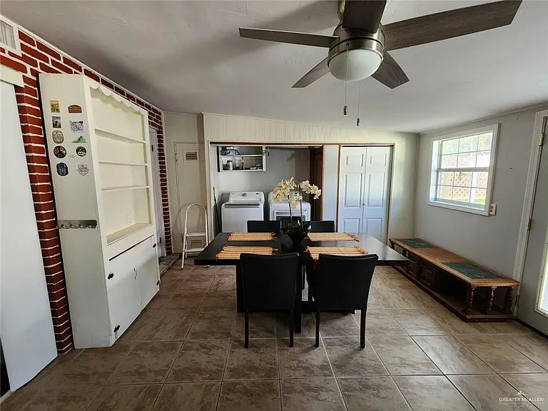1024 E Laurel Ave — Photo 16