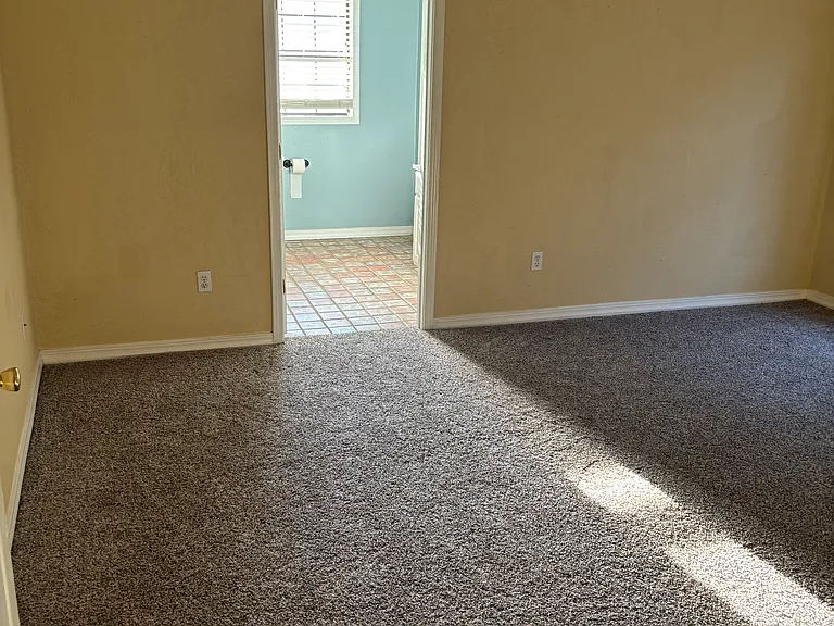 319 S Mount Pleasant Rd — Photo 6