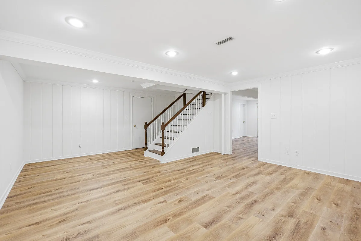 4 bed, 2110 sqft, $4,800 — Photo 3
