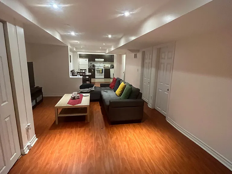 4594 Bismark Cres — Photo 10