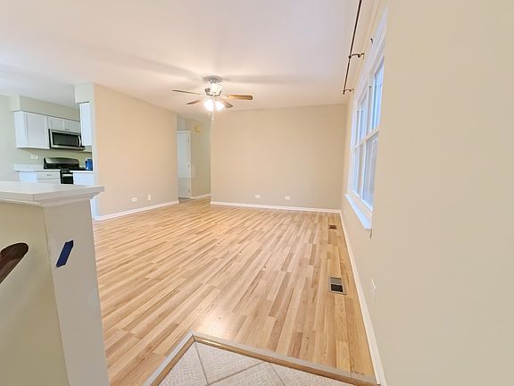 5th image of 361 Ashwood Ct