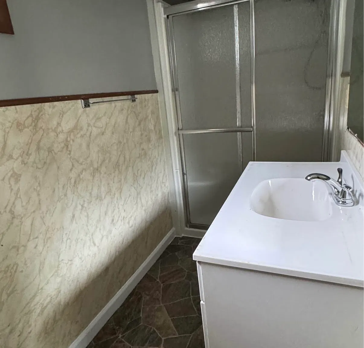 2 bed, 864 sqft, $1,300 — Photo 2