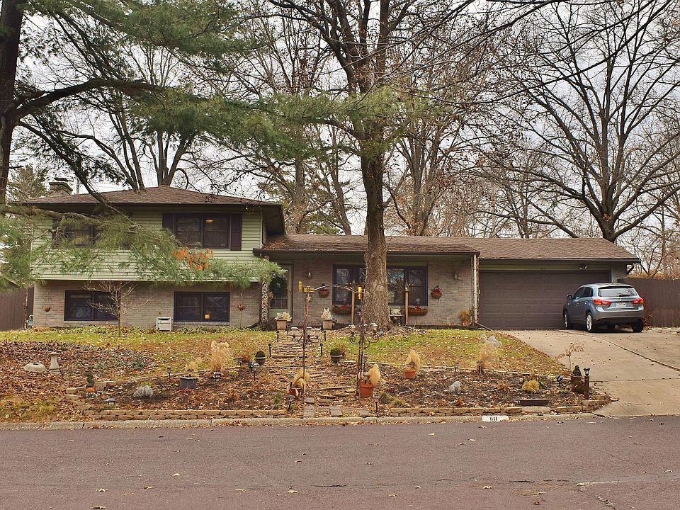 1st image of 911 Bourn Ave