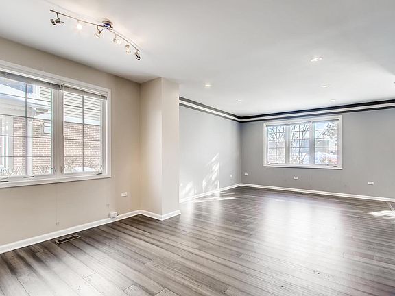 3rd image of 7404 Lincoln Ave #A