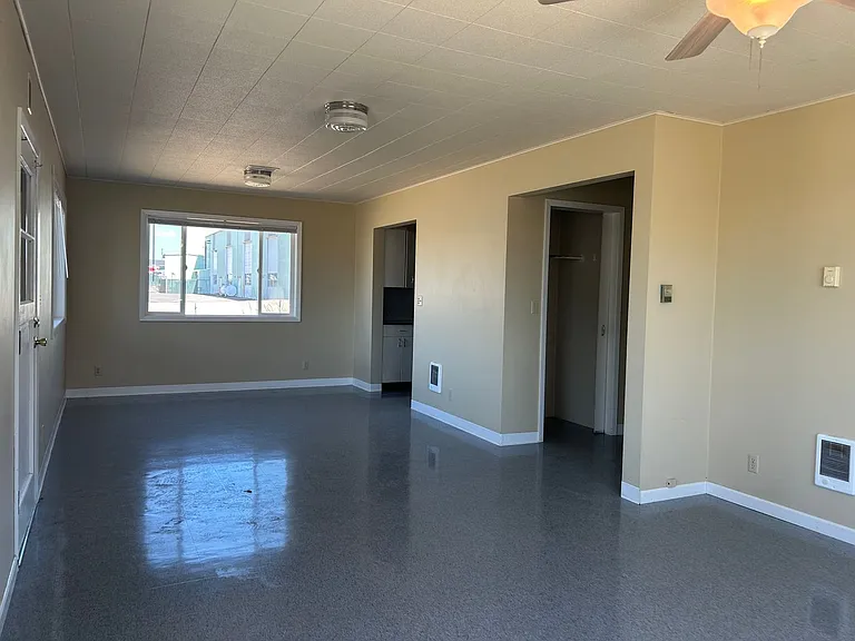 1186 NE Alpine Ave — Photo 21