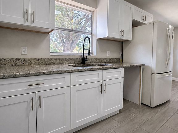 4th image of 12274 1st St