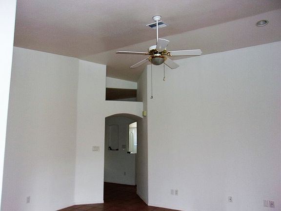 4th image of 10567 E 39th Pl