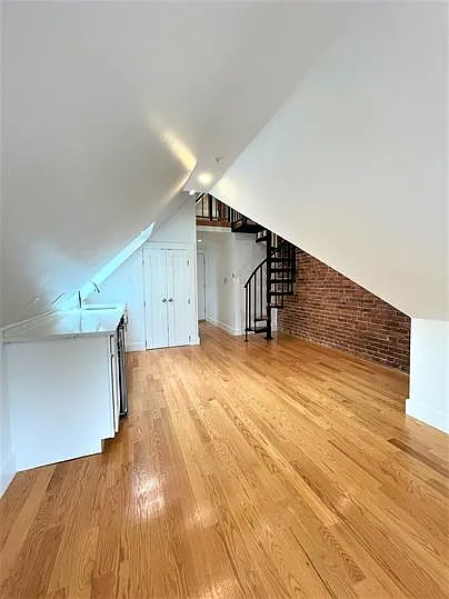 29 Green St #14 — Photo 7