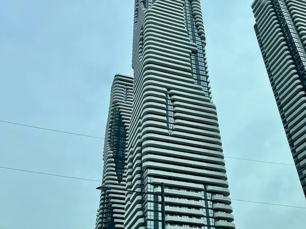 8 Interchange Way, Vaughan, ON