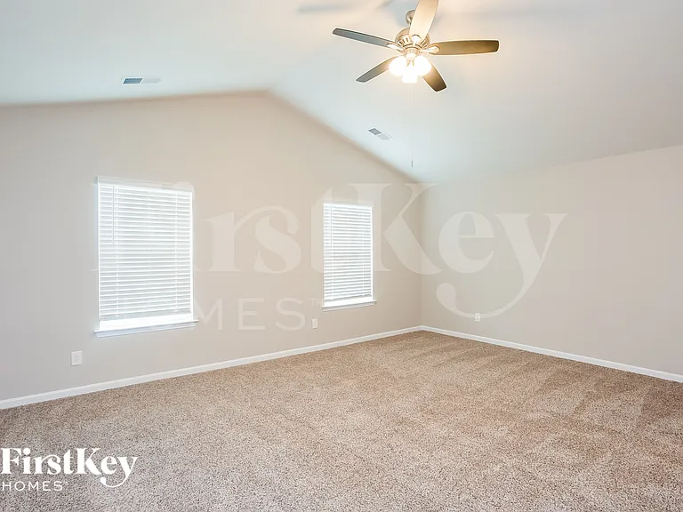 2209 Rolling Hills Dr — Photo 9