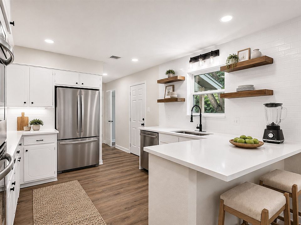 1st image of 1011 Sheridan Ln