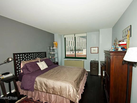 4th image of 295 Greenwich St APT 6E