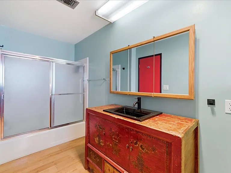 9750 Valencia Dr — Photo 12