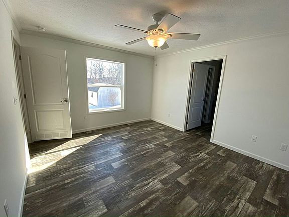 5th image of 131 W Zimmer Dr