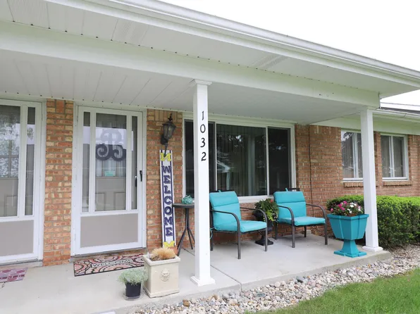 1032 Normandy Terrace Dr, Flint, MI 48532