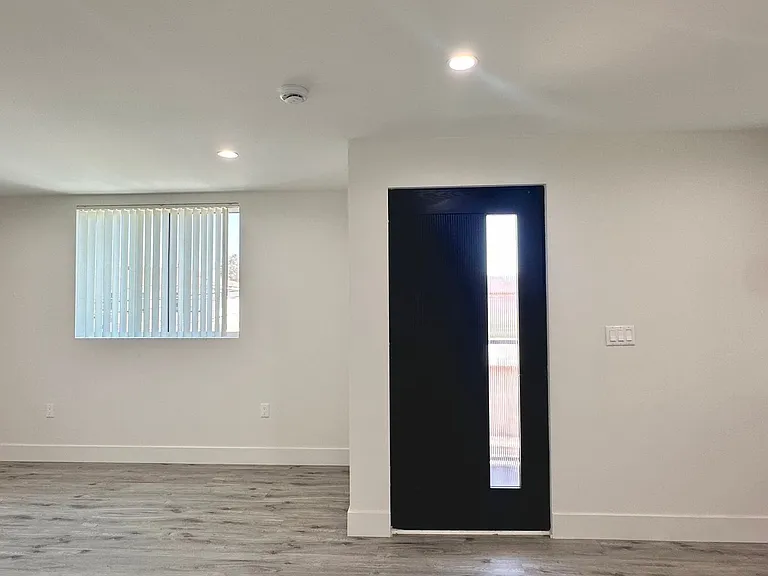 11512 Oxford Ave — Photo 6