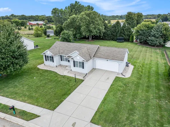18145 Montgomry Ln, Goshen, IN 46528