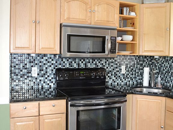 4th image of 4323 Mankato Ave