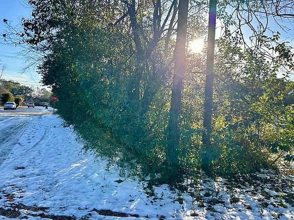 4th image of 813 Chase St